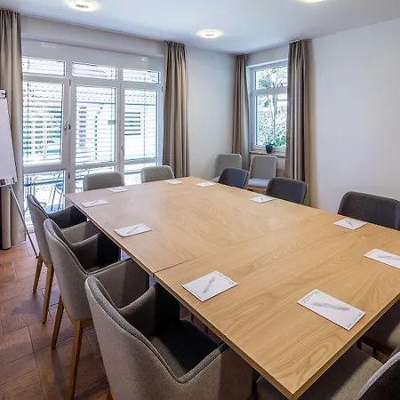 恩德哈特兰德酒店 酒店 3*