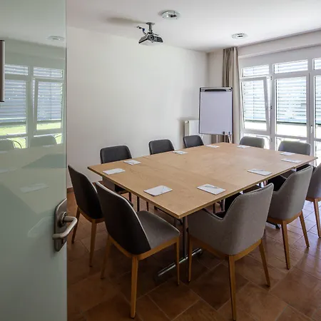 恩德哈特兰德酒店 3*