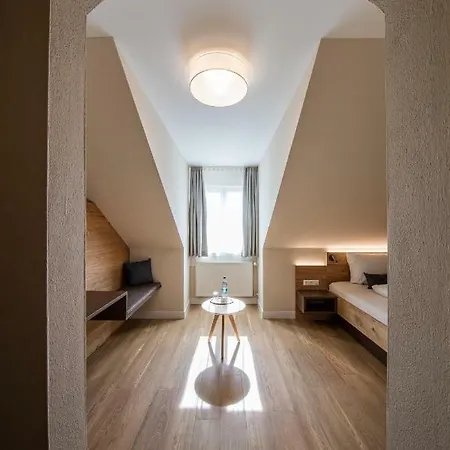 恩德哈特兰德酒店 酒店